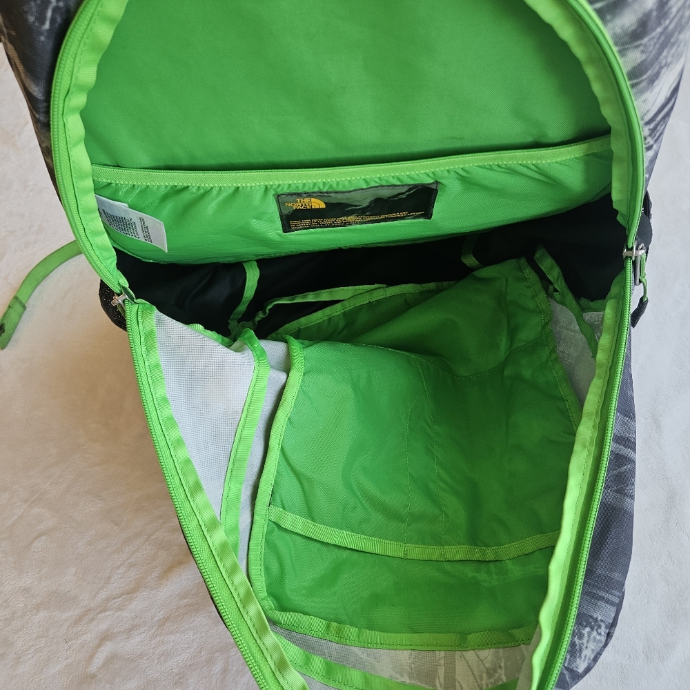 North Face Haystack Back Pack Book Bag Hiking - image 4